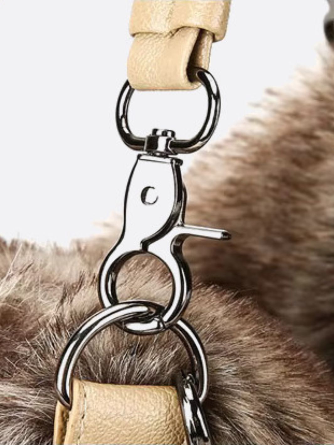 Sac fausse fourrure beige